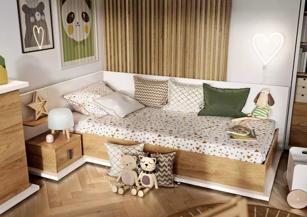 Rymlig garderob med skjutdörrar SIMI