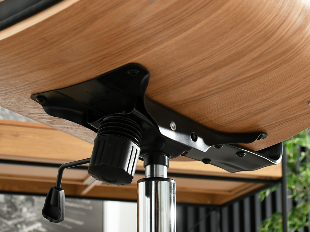 Kontorsfåtölj svart/ek kromade ben FRANK