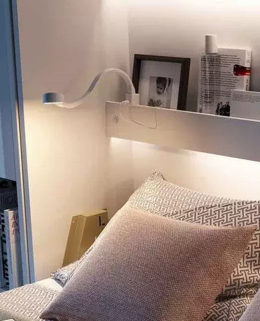 Intern lampa med USB för Bed Concept